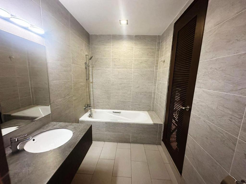 Hotel Grand Baron Taiping Buitenkant foto